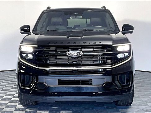 Used 2025 Ford Expedition Max Platinum w/ Stealth Appearance Package AWD/4WD image 3