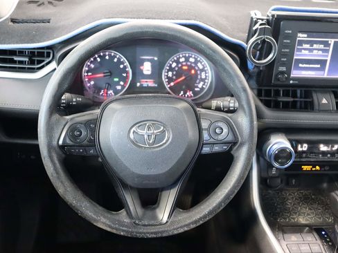 Used 2020 Toyota RAV4 XLE FWD image 9