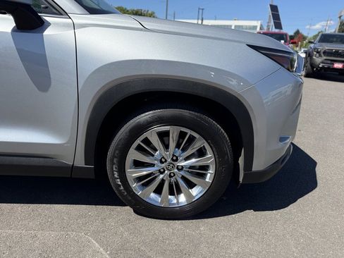 Used 2024 Toyota Grand Highlander Platinum image 17