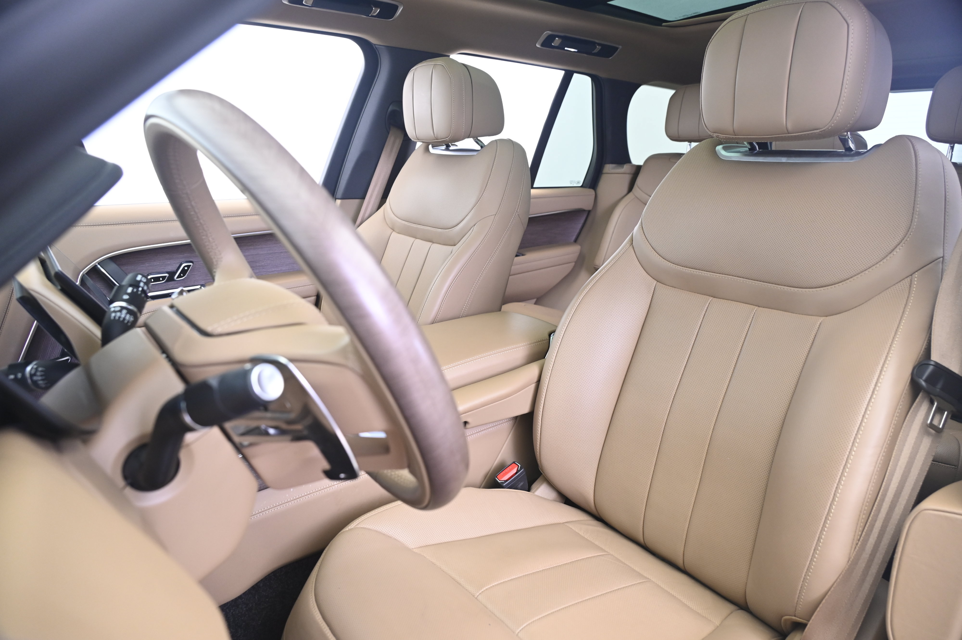 Used 2025 Land Rover Range Rover SE AWD/4WD image 30