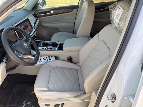 New 2026 Volkswagen Atlas SE image 5