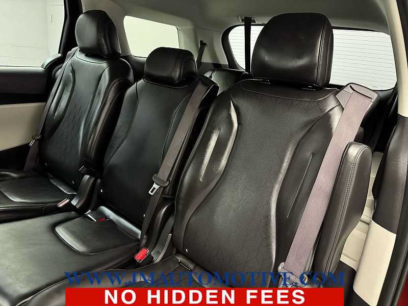 Used 2024 Kia Carnival LX FWD image 15