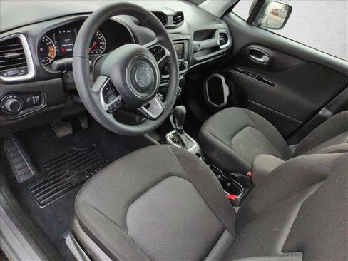 Used 2019 Jeep Renegade Sport image 12