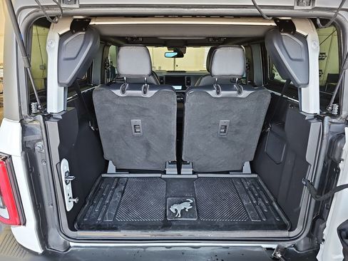 Used 2023 Ford Bronco Badlands image 12