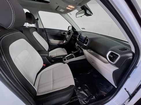 Certified 2025 Hyundai Venue SEL FWD image 27