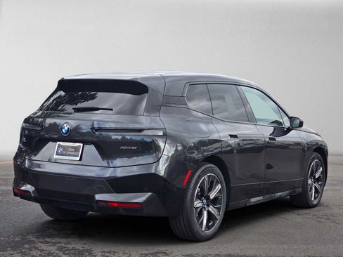 Used 2024 BMW iX xDrive50 w/ Premium Package AWD/4WD image 3