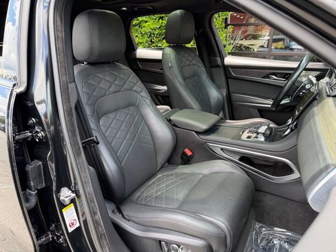 Used 2022 Jaguar F-PACE S AWD/4WD image 35