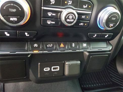 Used 2021 GMC Sierra 1500 Elevation image 24