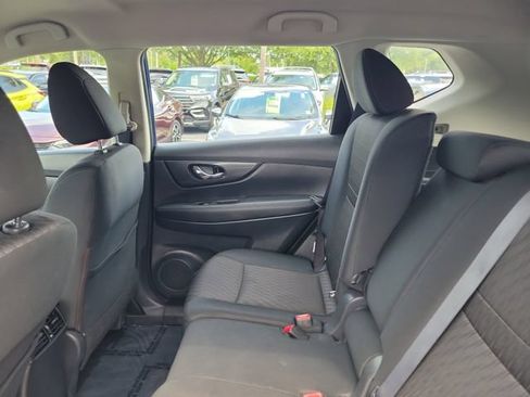 Used 2018 Nissan Rogue S AWD/4WD image 12