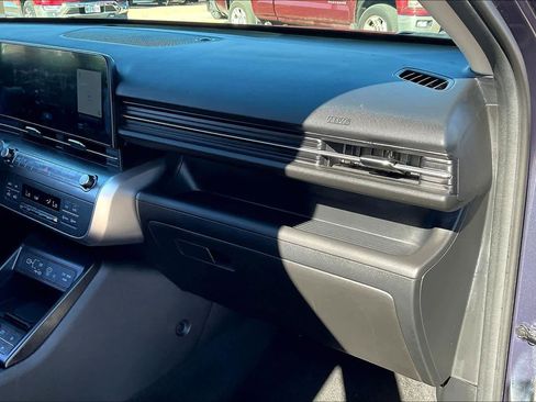 Used 2024 Hyundai Kona Limited image 17