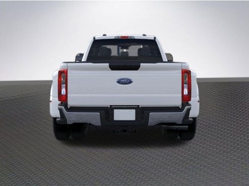 New 2026 Ford F350 4x4 Crew Cab DRW Super Duty image 5