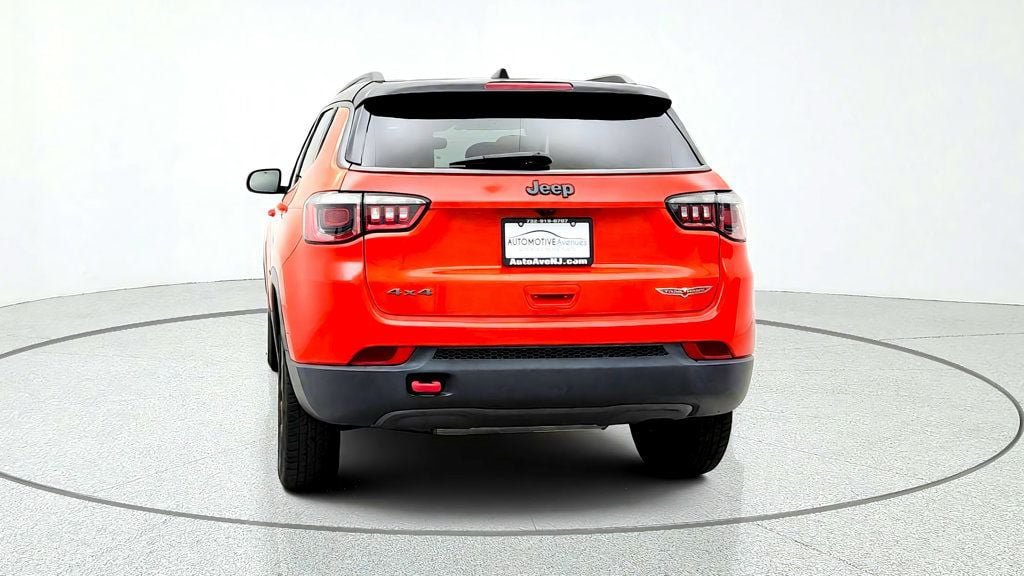 Used 2017 Jeep Compass Trailhawk AWD/4WD image 6