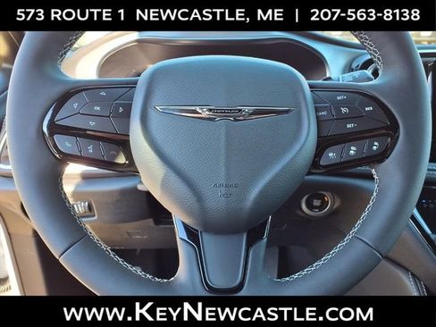 New 2026 Chrysler Pacifica Limited w/ S Appearance Package FWD image 8