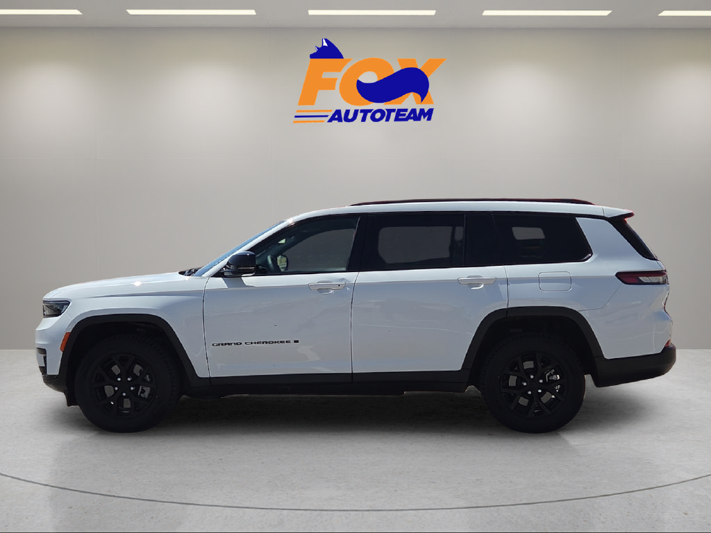 Used 2024 Jeep Grand Cherokee L Laredo RWD image 2