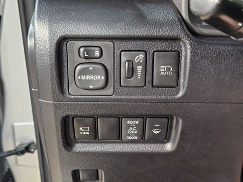 Used 2022 Toyota 4Runner TRD Off-Road Premium AWD/4WD image 25