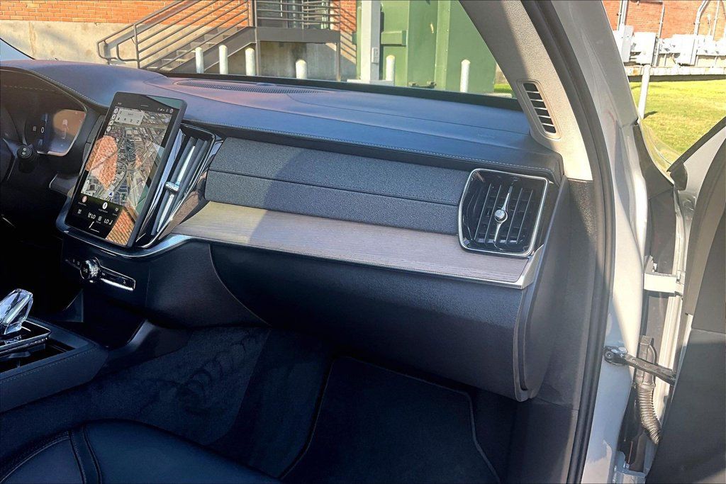 Certified 2026 Volvo XC90 B6 Plus AWD/4WD image 21