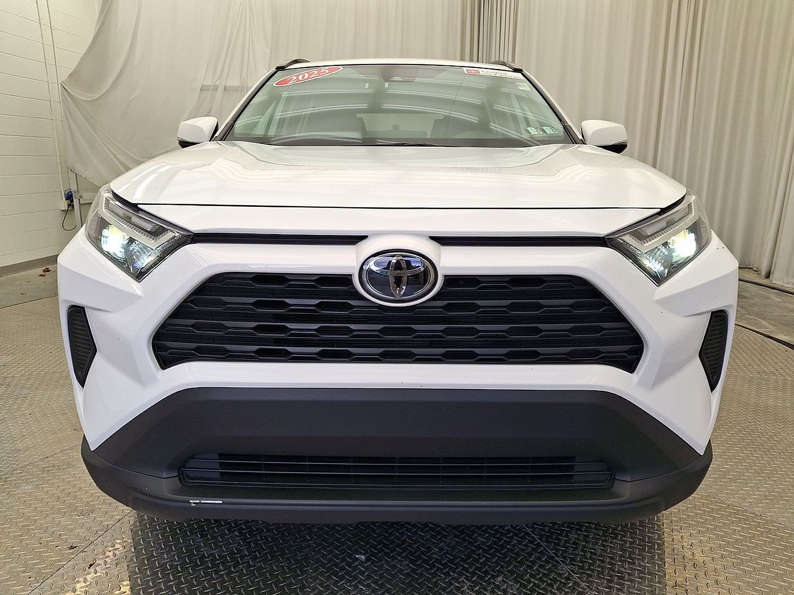 Certified 2025 Toyota RAV4 XLE AWD/4WD image 32