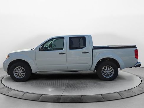 Used 2017 Nissan Frontier SV RWD image 2
