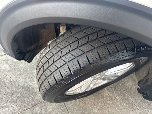 Used 2021 Ford Explorer XLT w/ Equipment Group 202A image 28