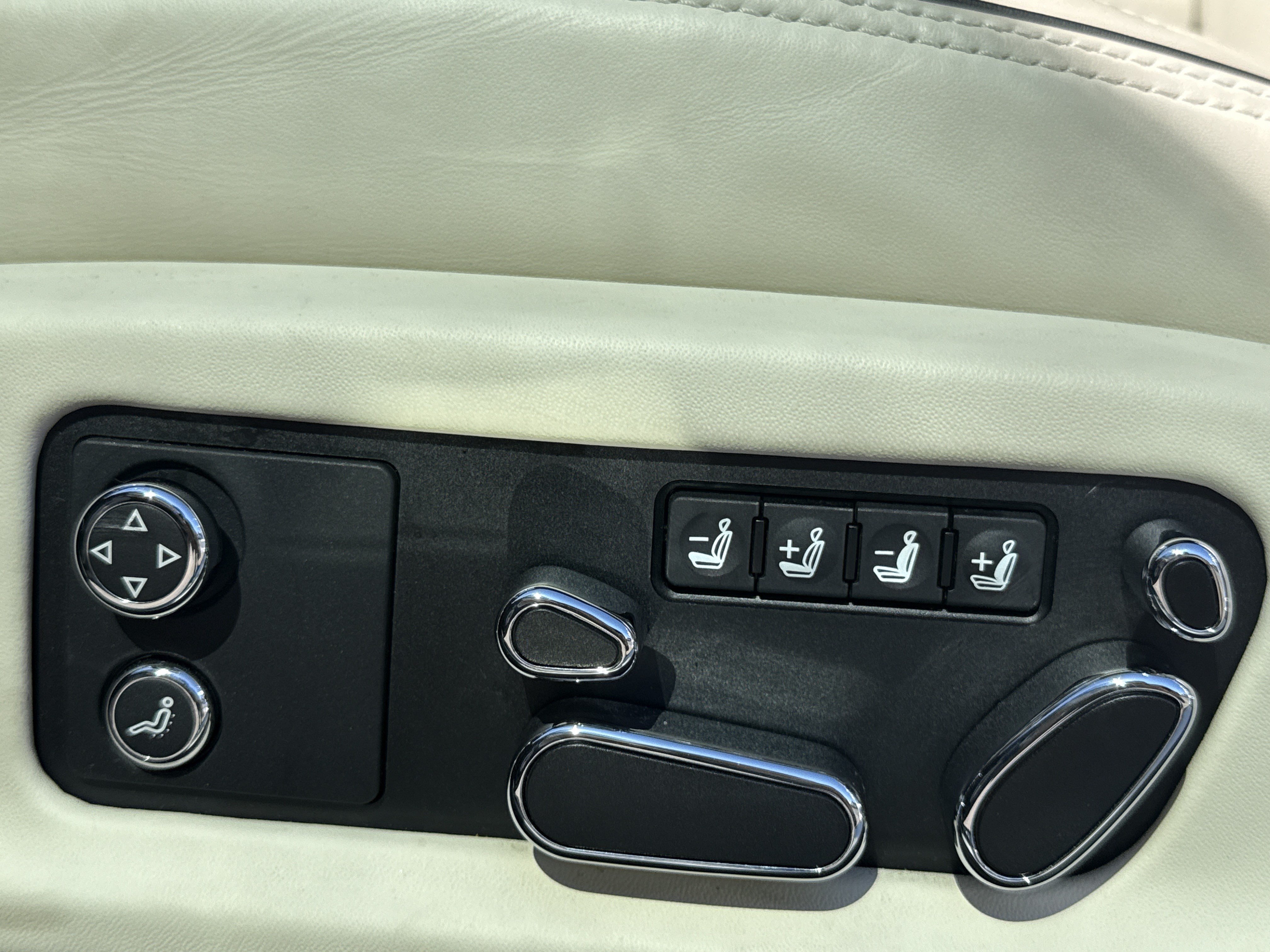Used 2022 Bentley Continental GT AWD/4WD image 35