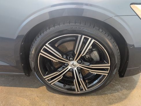 Used 2019 Volvo S60 T8 Inscription image 7