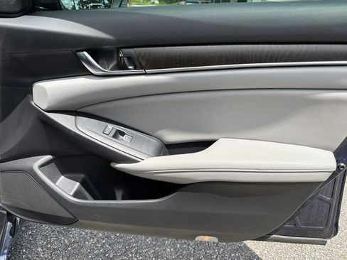 Used 2019 Honda Accord Touring image 14