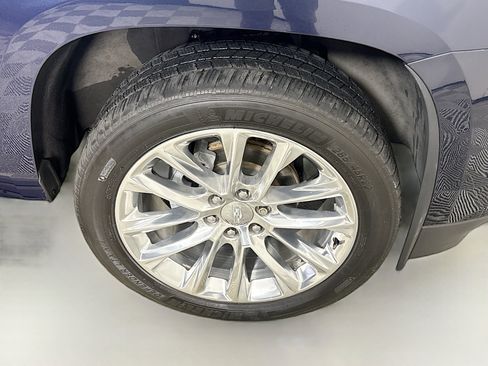 Used 2018 Cadillac Escalade Premium Luxury image 32