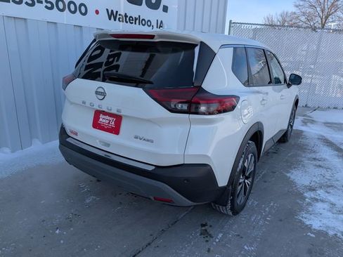 Used 2022 Nissan Rogue SV AWD/4WD image 23