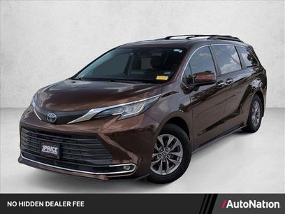 Used 2022 Toyota Sienna XLE