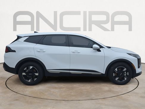 Certified 2026 Kia Sportage LX w/ LX Convenience Package FWD image 9