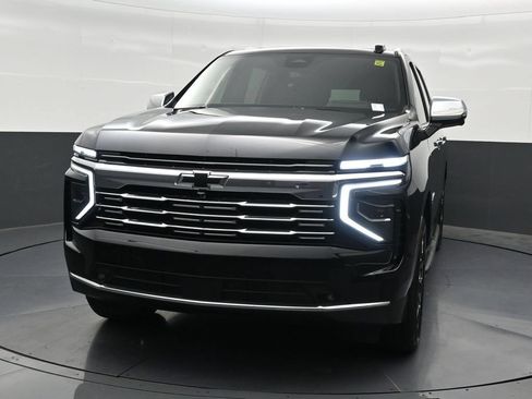 Used 2026 Chevrolet Suburban Premier RWD image 9