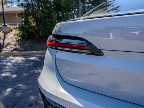 Used 2023 BMW 740i image 27