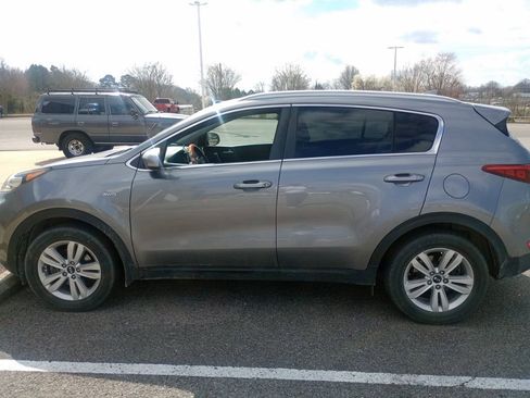 Used 2017 Kia Sportage LX w/ LX Popular Package image 8