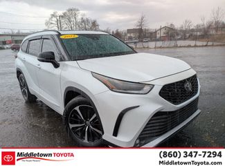 Used 2022 Toyota Highlander XSE video 1