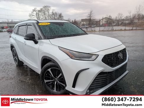 Used 2022 Toyota Highlander XSE image 1