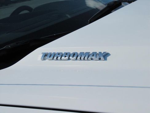 New 2025 Chevrolet Silverado 1500 W/T image 8