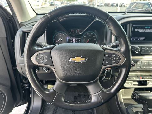 Used 2017 Chevrolet Colorado Z71 AWD/4WD image 18