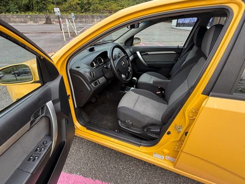 Used 2011 Chevrolet Aveo5 LT w/ Power and Convenience Package image 17