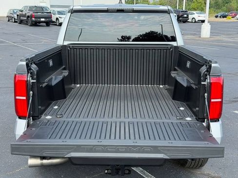 Certified 2025 Toyota Tacoma TRD Sport AWD/4WD image 16