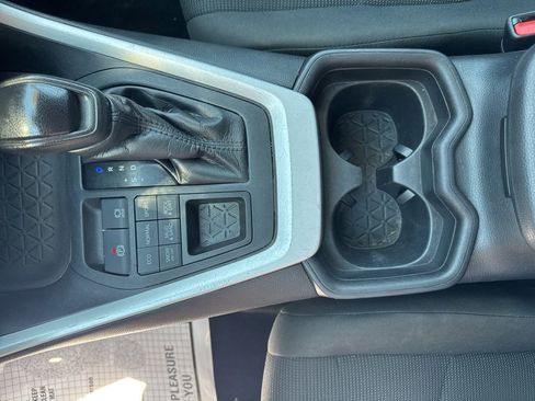 Used 2020 Toyota RAV4 LE w/ All Weather Liner Package AWD/4WD image 25