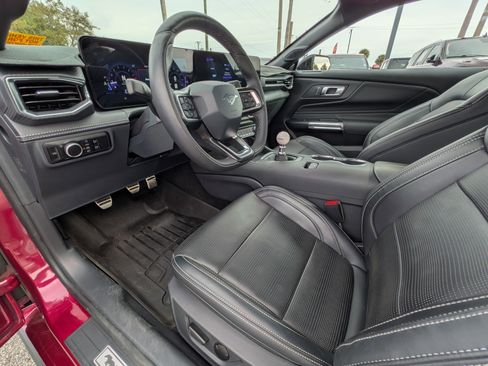 Used 2025 Ford Mustang GT Premium image 14