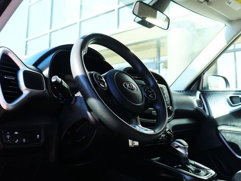 Used 2020 Kia Soul S image 39
