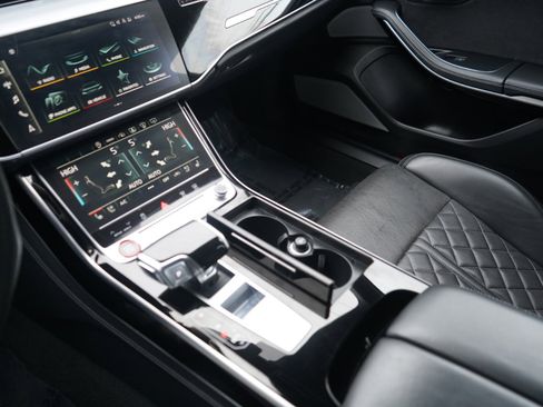 Used 2022 Audi S8 w/ S8 Comfort Plus Package image 37