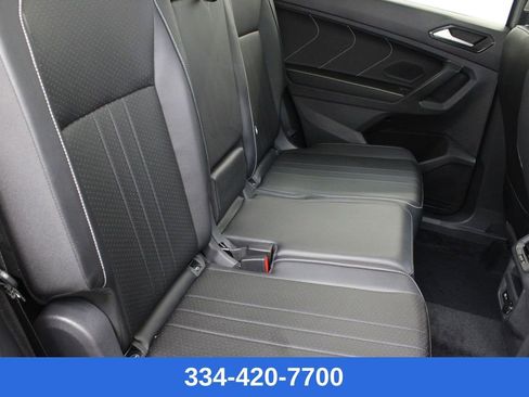 Used 2022 Volkswagen Tiguan SE R-Line image 19