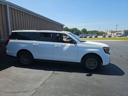 Used 2025 Ford Expedition Max Active AWD/4WD image 3