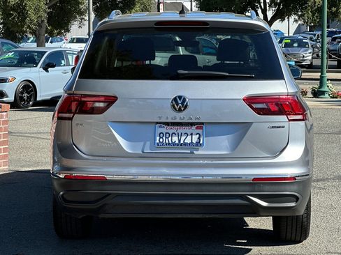 Used 2022 Volkswagen Tiguan SE image 5
