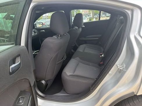 Used 2022 Dodge Charger SXT RWD image 11