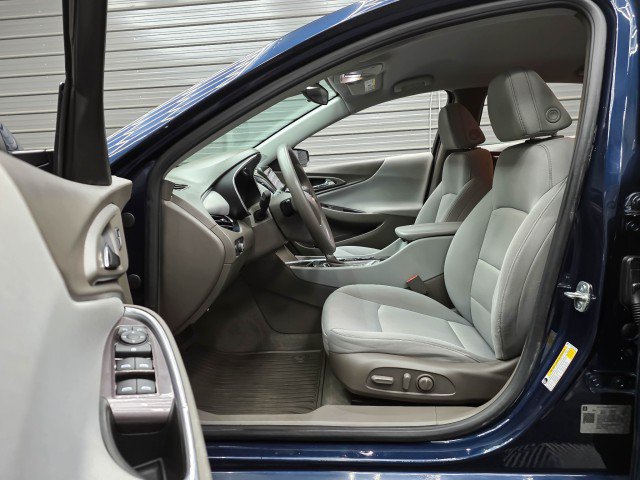 Used 2020 Chevrolet Malibu LT FWD image 14