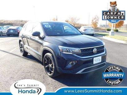 Used 2022 Volkswagen Taos SE w/ Panoramic Sunroof Package