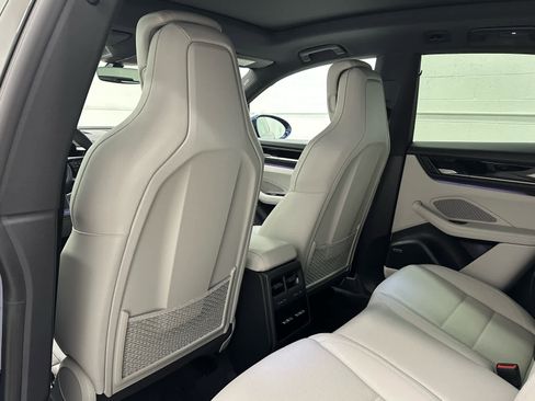 Used 2025 Porsche Macan 4 Electric AWD/4WD image 14